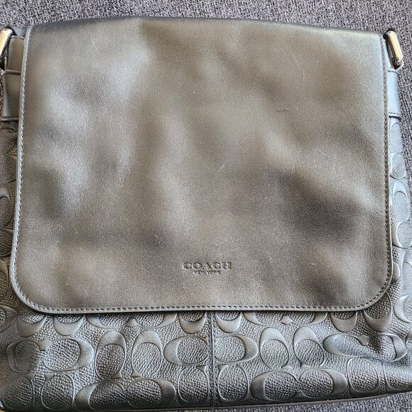 Coach - Charles Small Messenger Bag In Signature Leather - Picture 3 of 4